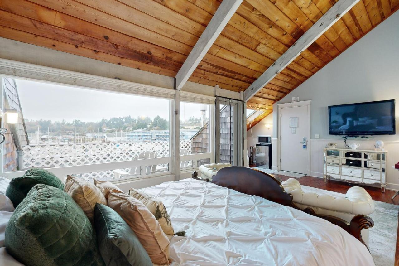 Beautiful Briny Retreat * Newport